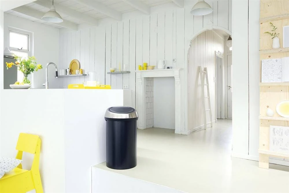 Šiukšliadėžė Brabantia na przycisk juoda