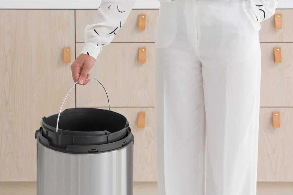 Brabantia Touch Bin Nauja, plieno matinė, 30 L