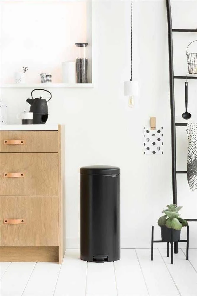 Brabantia Šiukšlių dėžė, NewIcon 30L - Matt Juodas