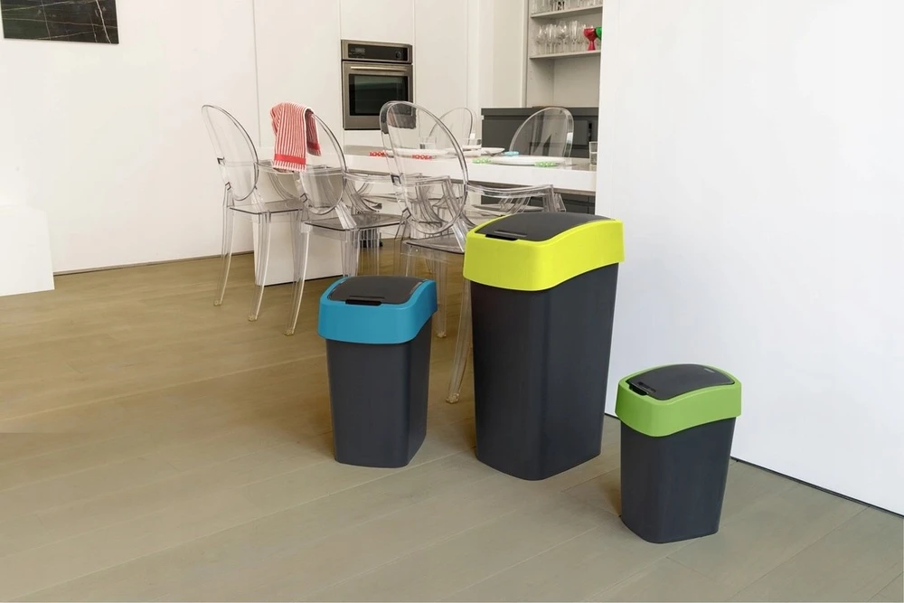 Keter CURVER ŠIUKŠLIADĖŽĖ „FLIP BIN” 45L /JUODA/ MĖLYNA