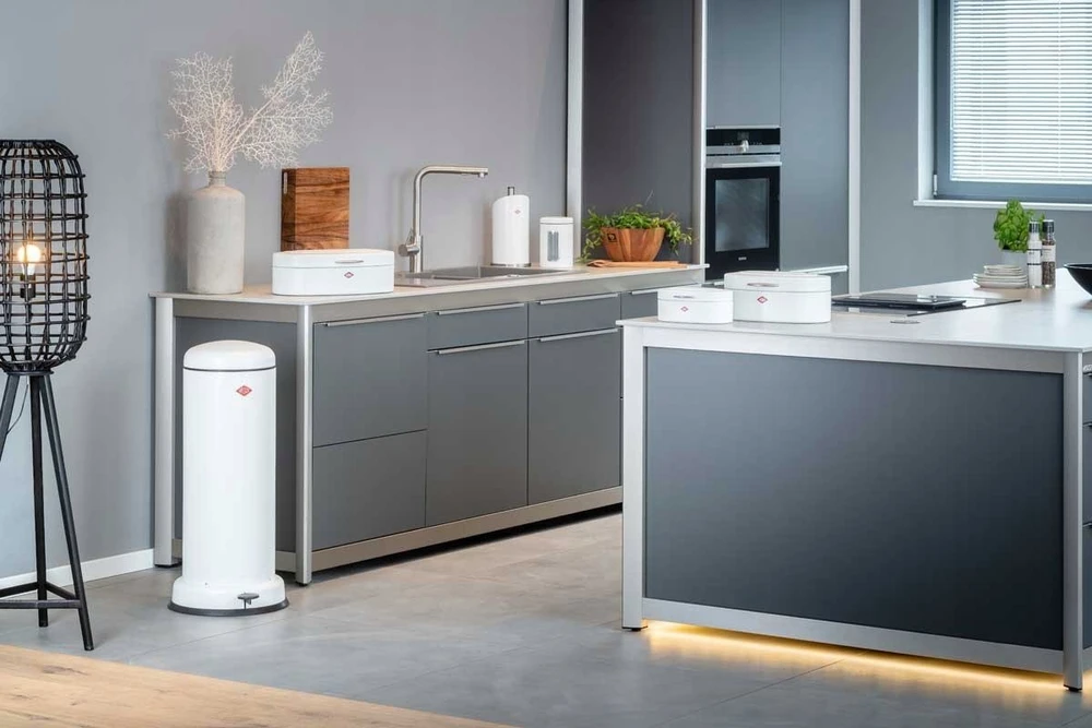 Šiukšliadėžė Wesco Šiukšliadėžė 20l BaseBoy balta Matinis