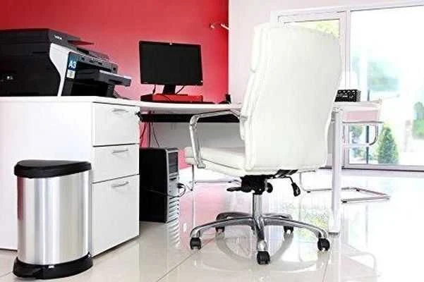 Šiukšliadėžė Curver su kojiniu atidarymu 15L sidabrinė (46811)