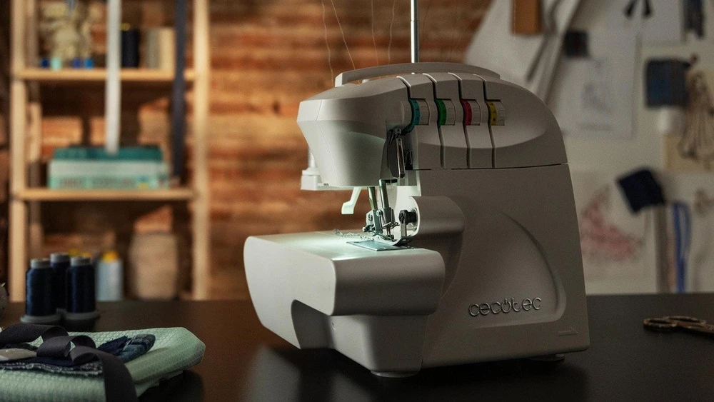 Cecotec Siuvimo mašina Kiwi BelleCouture OverLock