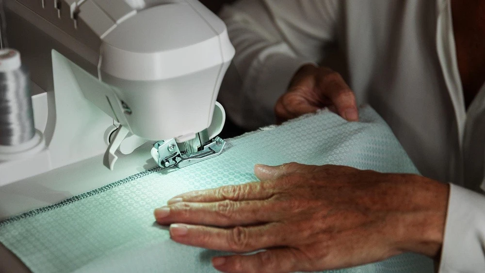 Cecotec Siuvimo mašina Kiwi BelleCouture OverLock