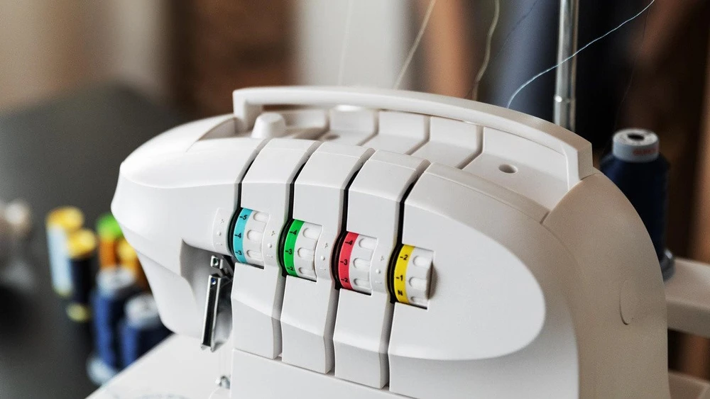 Cecotec Siuvimo mašina Kiwi BelleCouture OverLock