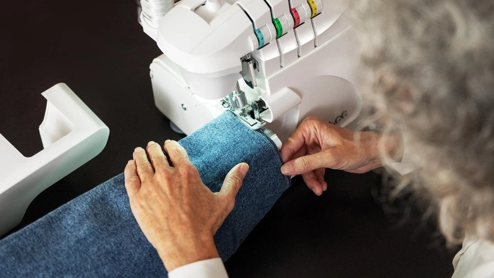 Cecotec Siuvimo mašina Kiwi BelleCouture OverLock