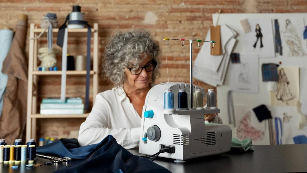 Cecotec Siuvimo mašina Kiwi BelleCouture OverLock