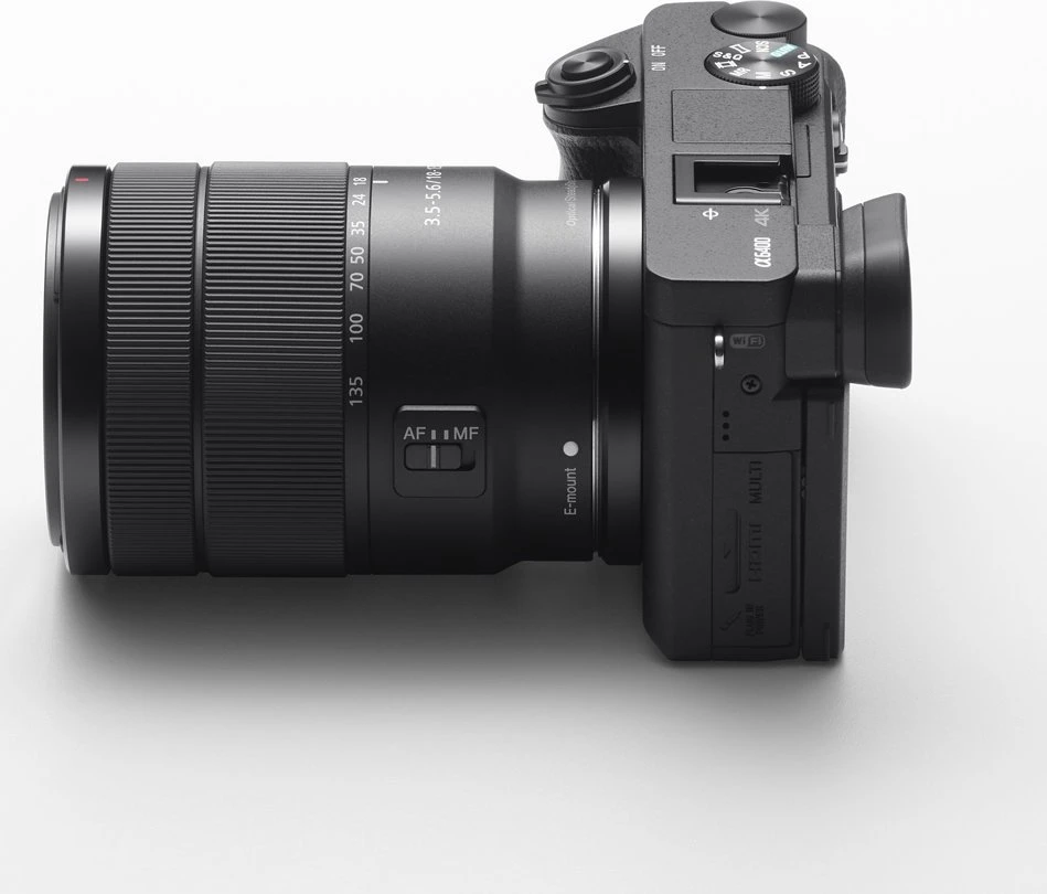 Sony α 6400 + SEL18135 MILC 24,2 MP CMOS 6000 x 4000 pikseliai Juoda