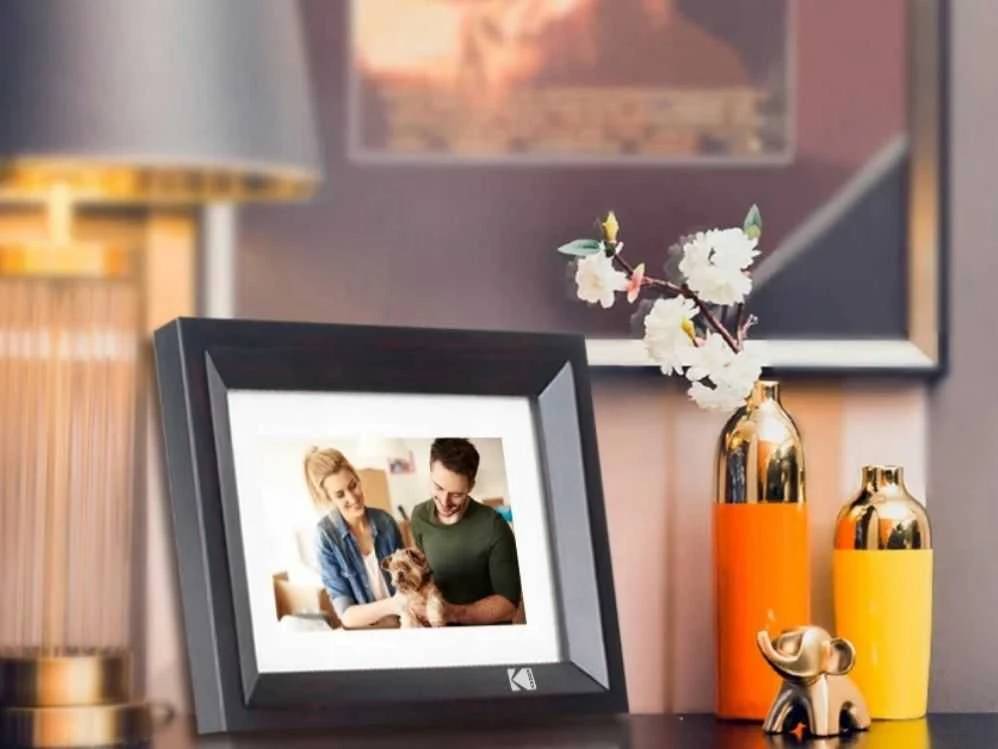 Nuotraukų rėmelis Kodak LED HD 7" RDPF-700W medinis šviesiai raudonas