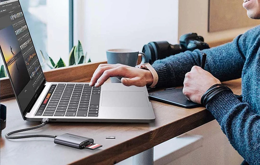 USB-C kortelių skaitytuvas, UGREEN CM401 (pilka)