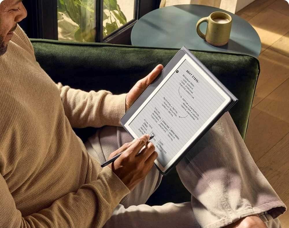 Amazon El. knyga „Kindle Scribe“ – 2024 m. išleidimas, 10,2 colio ekranas su akinimo efektu, 32 GB „Wi-Fi“ (be užrakinimo ekrano reklamų) ir aukščiausios kokybės volframo rašikliu.