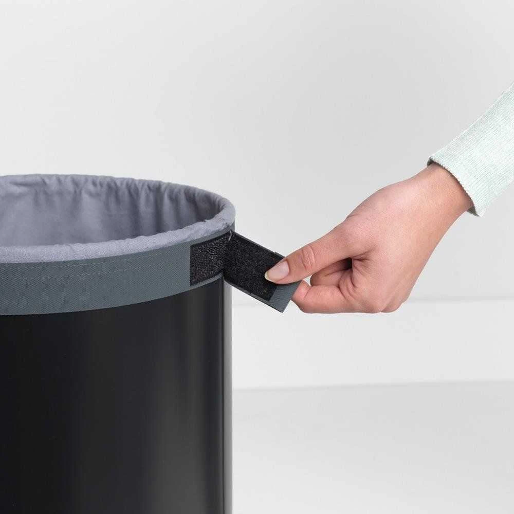 Brabantia Skalbinių dėžė 35l. juoda matinė/ kamštinis dangtis