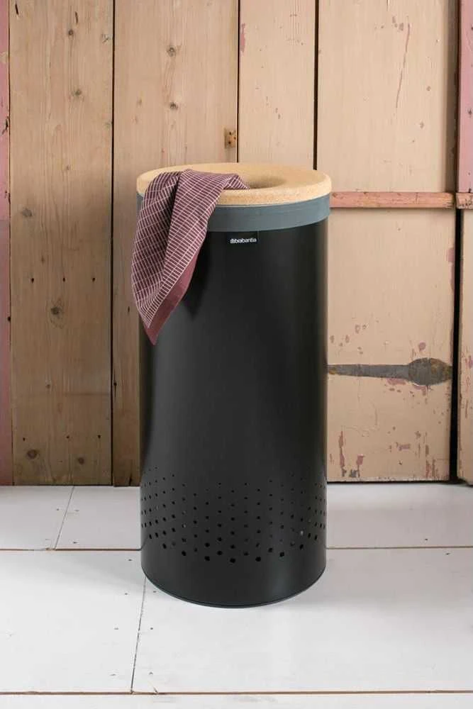 Brabantia Skalbinių dėžė 35l. juoda matinė/ kamštinis dangtis