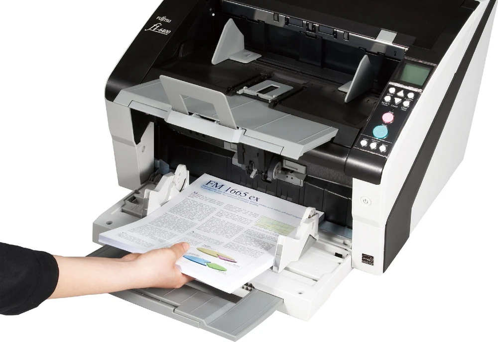 Fujitsu fi-7240 600 x 600 DPI Plokščias ir ADF skeneris Juoda, Balta A4