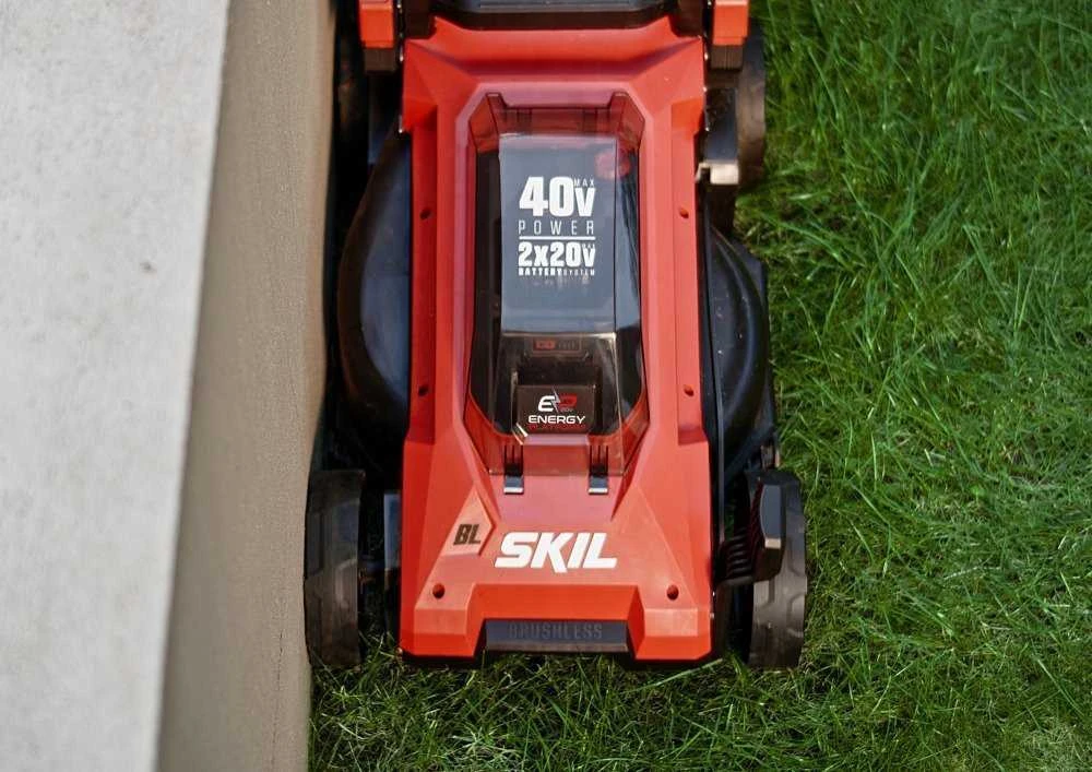 Akumuliatorinė vejapjovė Skil GM1E0130BA
