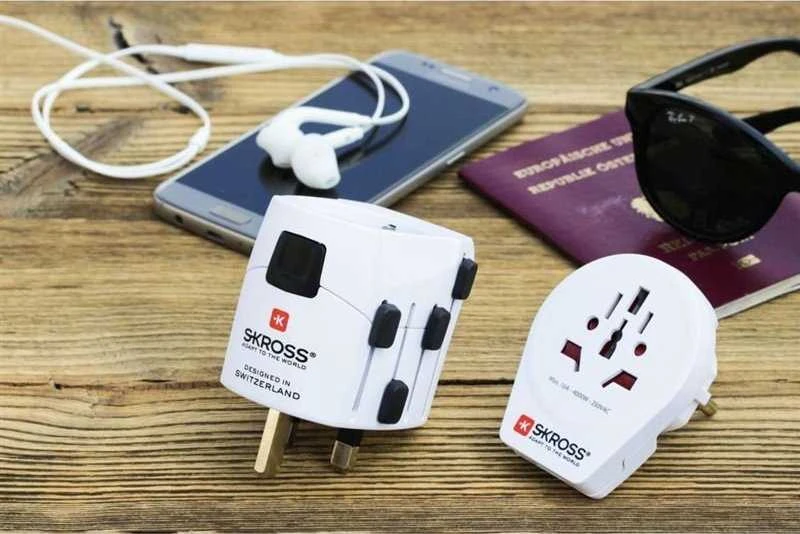 Skross PRO pasaulis ir USB (7A)