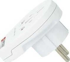 Adapteris Schuko kištukas - universalus lizdas 230V 16A su USB 5V 2.4A SKROSS