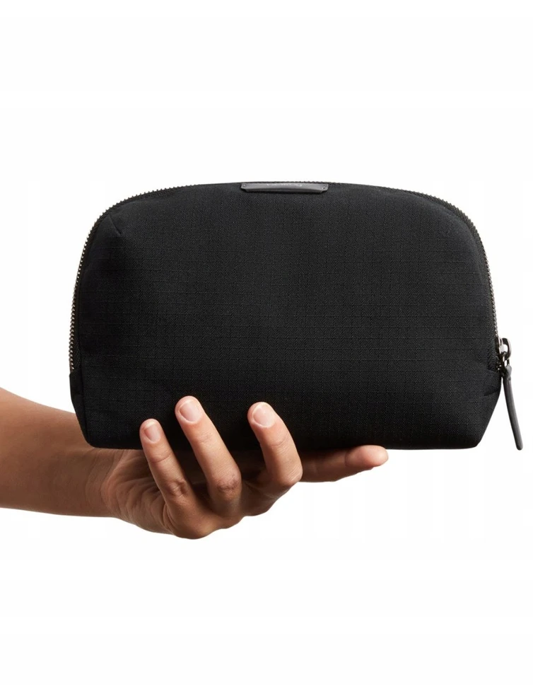Skrzynkazdrewna „Bellroy Desk Caddy“ – mobiliųjų priedų organizatorius (juodas)