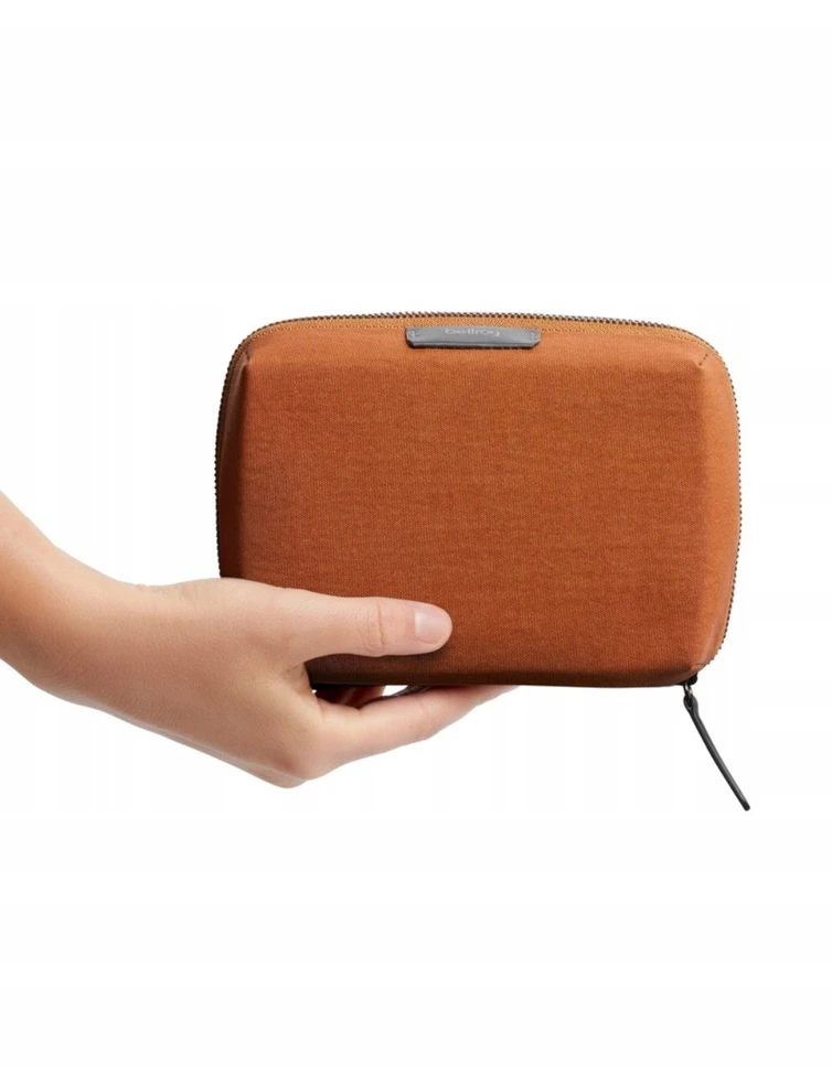 Skrzynkazdrewna „Bellroy Tech Kit Compact“ – mobiliųjų priedų organizatorius (bronzos spalvos)