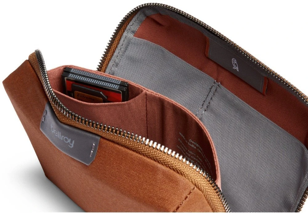 Skrzynkazdrewna „Bellroy Tech Kit Compact“ – mobiliųjų priedų organizatorius (bronzos spalvos)