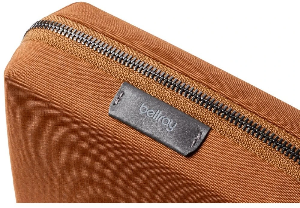 Skrzynkazdrewna „Bellroy Tech Kit Compact“ – mobiliųjų priedų organizatorius (bronzos spalvos)