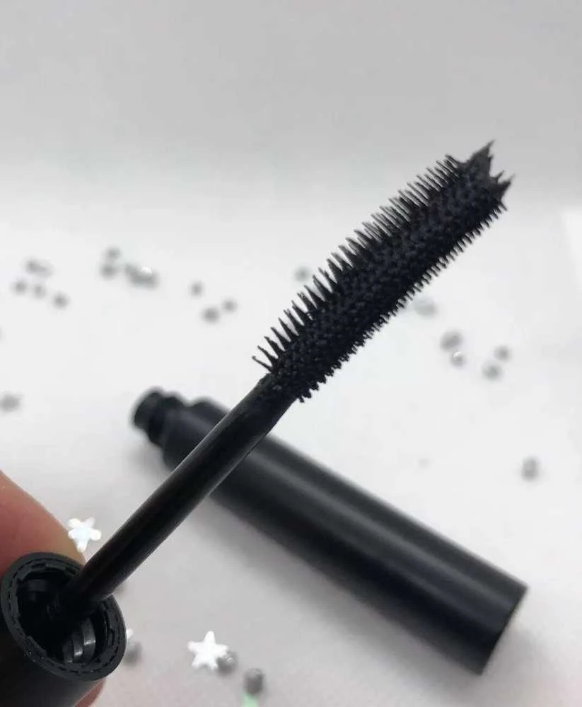 „Sleek MakeUP“, mirtino ilgio, apimties suteikiantis tušas, juodas, 9 ml moterims