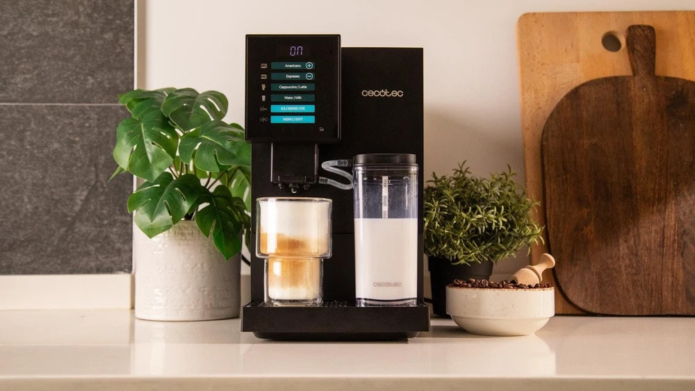 Kavos aparatas Cecotec | Cremmaet Compactccino Connected | Slėgis 19 bar | Su pieno plakikliu | Super-automatinis | Juodas