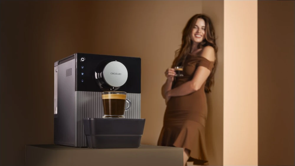 Cecotec superautomatinis kavos aparatas Cremmaet Cube 1350 W, 19 bar, integruotas malūnėlis