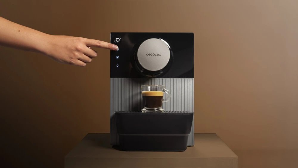 Cecotec superautomatinis kavos aparatas Cremmaet Cube 1350 W, 19 bar, integruotas malūnėlis