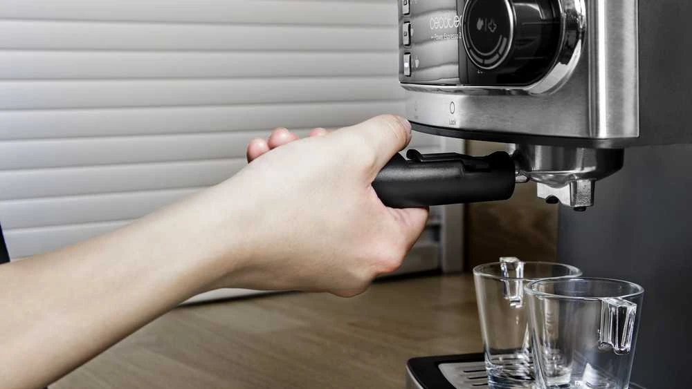 Cecotec kavos aparatas Power Espresso 20, 850 W, 20 bar, modelis 01503