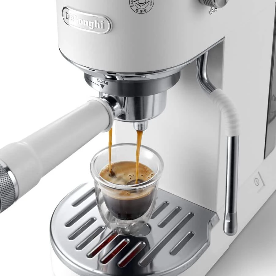 Pusiau automatinis kavos aparatas DeLonghi EC890.WI