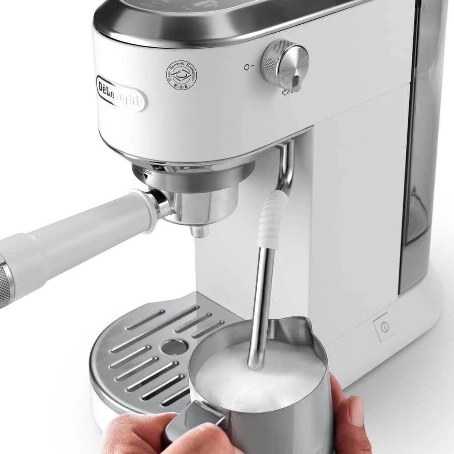Pusiau automatinis kavos aparatas DeLonghi EC890.WI