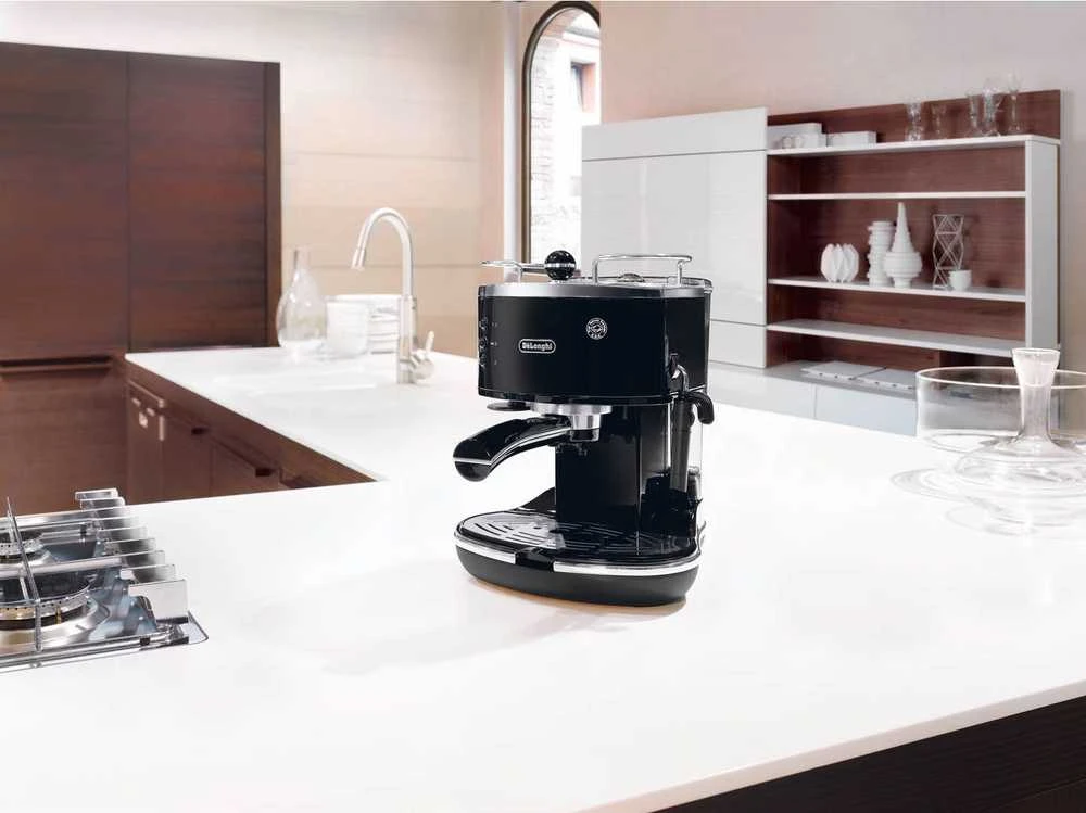 Delonghi Kavos aparatas EC0311BK, Juodas