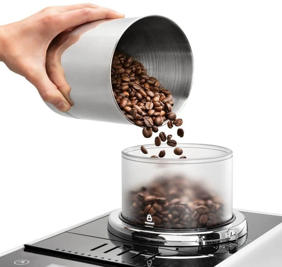 DeLonghi Rivelia EXAM440.55.W kavos aparatas nuo pupelių iki puodelio