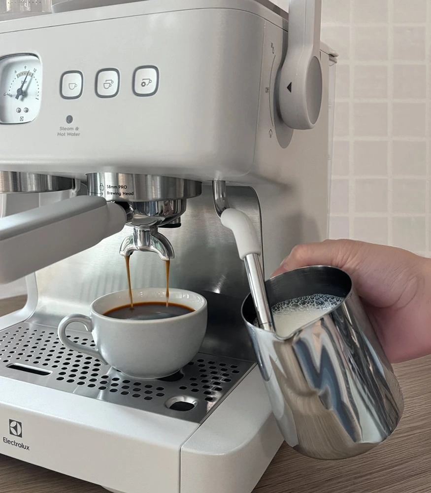 Electrolux 800 Series E8EC1-8SW Espresso kavos aparatas su malūnėliu - Baltas