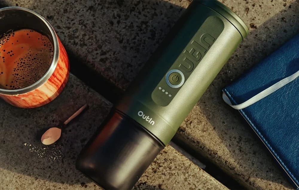 Outin Nano 7500 mAh nešiojamasis kavos virimo aparatas (žalias) + apsauginis dėklas