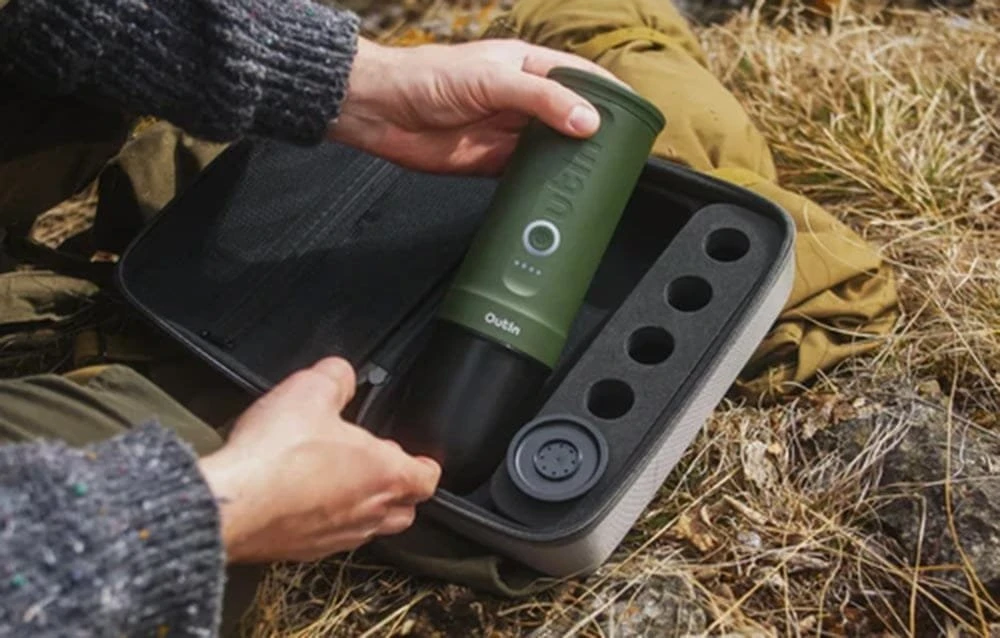Outin Nano 7500 mAh nešiojamasis kavos virimo aparatas (žalias) + apsauginis dėklas
