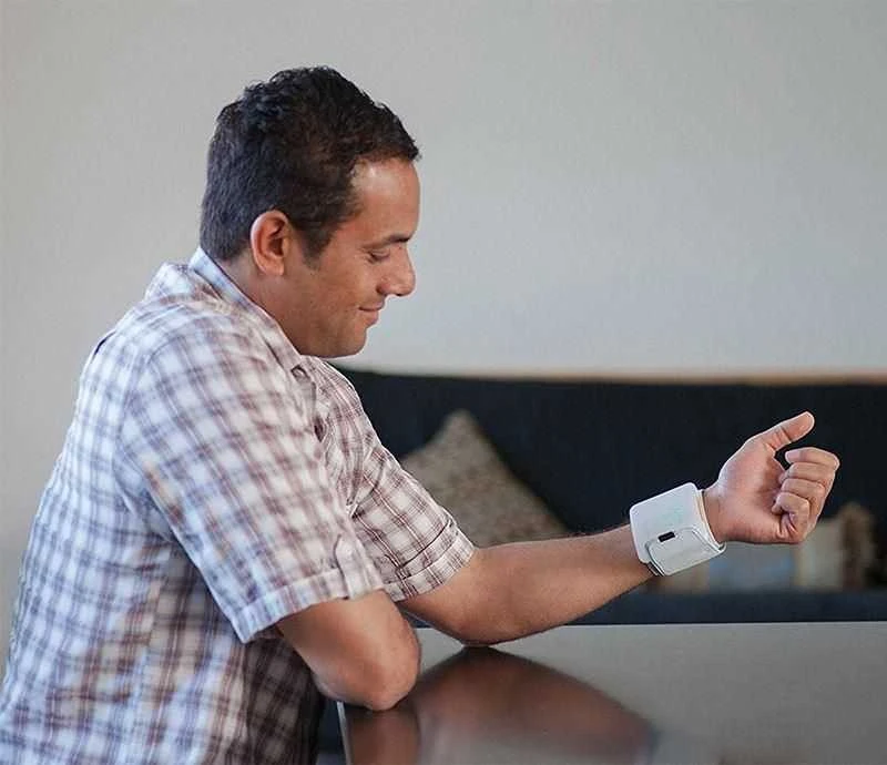 Kraujospūdžio matuoklis iHealth | Riešo kraujospūdžio monitorius | BP7S | Baltas | Kraujospūdžio rodmenys saugomi saugiame, nemokamame, su HIPAA suderinamame iHealth Cloud. Stebėkite kraujospūdžio ir pulso tendencijas naudodami intuityvias diagramas ir bendrinkite duomenis su gydytoju PDF arba skaičiuoklės formatu tiesiai iš savo išmaniojo telefono, planšetinio kompiuterio ar kompiuterio. Belaidis ryšys: Bluetooth V3.0+EDR Class 2 SPP. Matavimo metodas: Oscilometrinis, automatinis pripūtimas ir matavimas. | Belaidis | Svoris 105 g