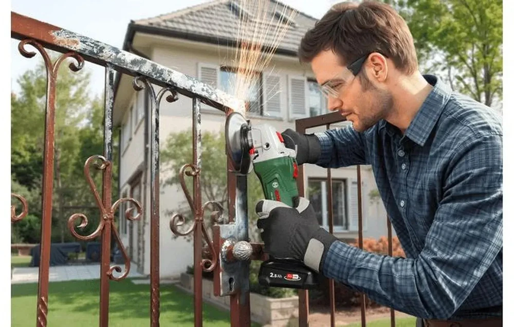 Bosch PWS 18V-70 be akumuliatoriaus ir kroviklio, 115mm Akum.kampinis šlifuoklis