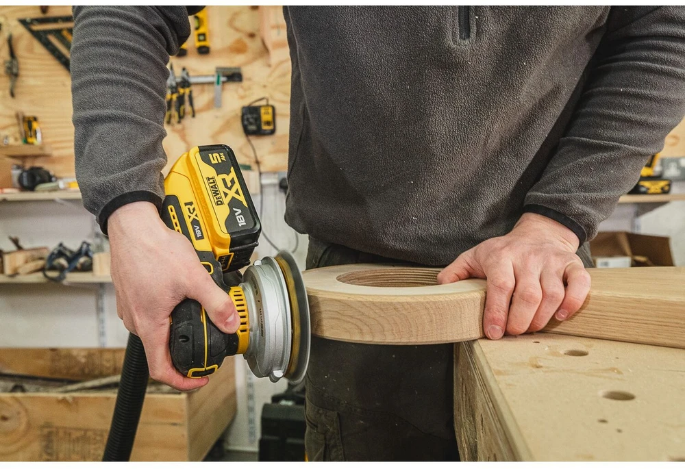 akumuliatorinis ekscentrinis šlifuoklis 125 mm, 18V XR, DeWALT [DCW211N-XJ]
