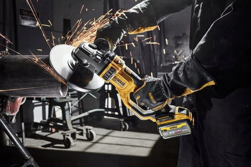 DEWALT KAMPINIS ŠLIFUOKLIS 230mm 54V FV DCG460X2 2×9/3,0Ah FLEXVOLT