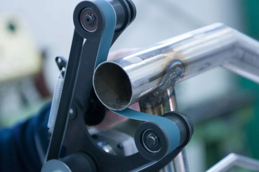 Šlifuoklis Glob INOX1 Nerūdijančio plieno apdirbimo rinkinys (šlifuoklis Makita 9565CVR, GS01-00, GS03-00, šlifavimo juostų rinkinys)