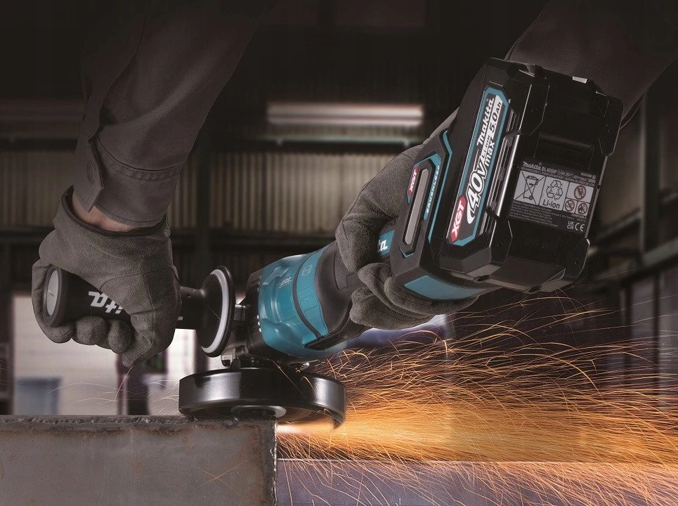 Makita GA050GZ Kampinis šlifuoklis XGT, 125MM, 0-11000RPM; bešepetėlinis variklis; elektrinis stabdys; AFT; Svirtinis jungiklis; "Z" versija - komplektuojamas be akumuliatoriaus ir kroviklio