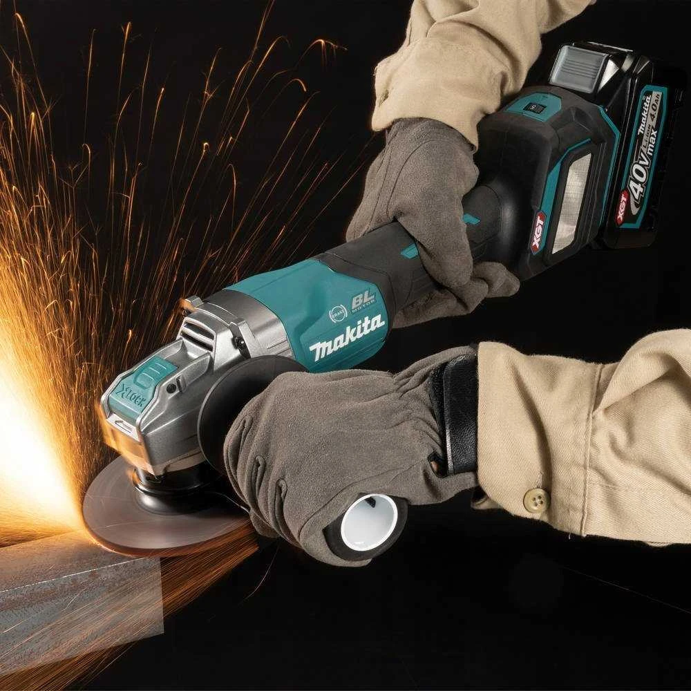 Makita GA044GZ Kampinis šlifuoklis XGT, 125MM, 0-8500RPM; bešepetėlinis variklis; elektrinis stabdys; AFT; AWS (be AWS lusto); reguliuojamas greitis 3,000 - 8,500RPM; X-LOCK; Svirtinis jungiklis; "Z" versija - komplektuojamas be akumuliatoriaus ir kroviklio