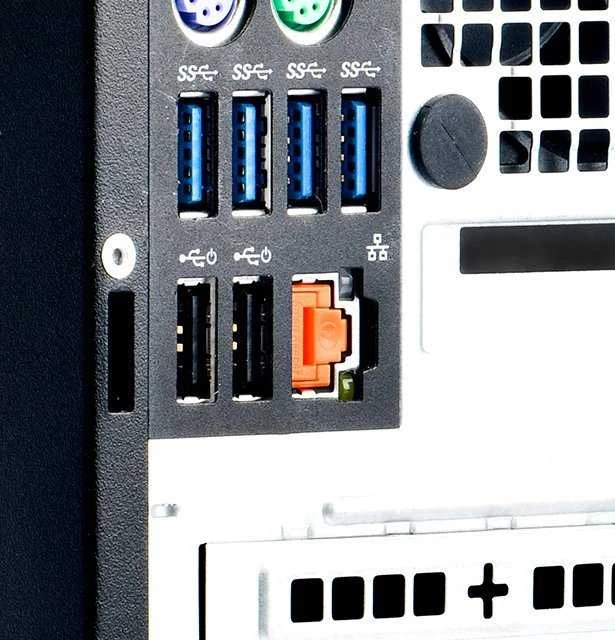 RJ45 užraktas įstatytas į kompiuterio tinklo jungtį