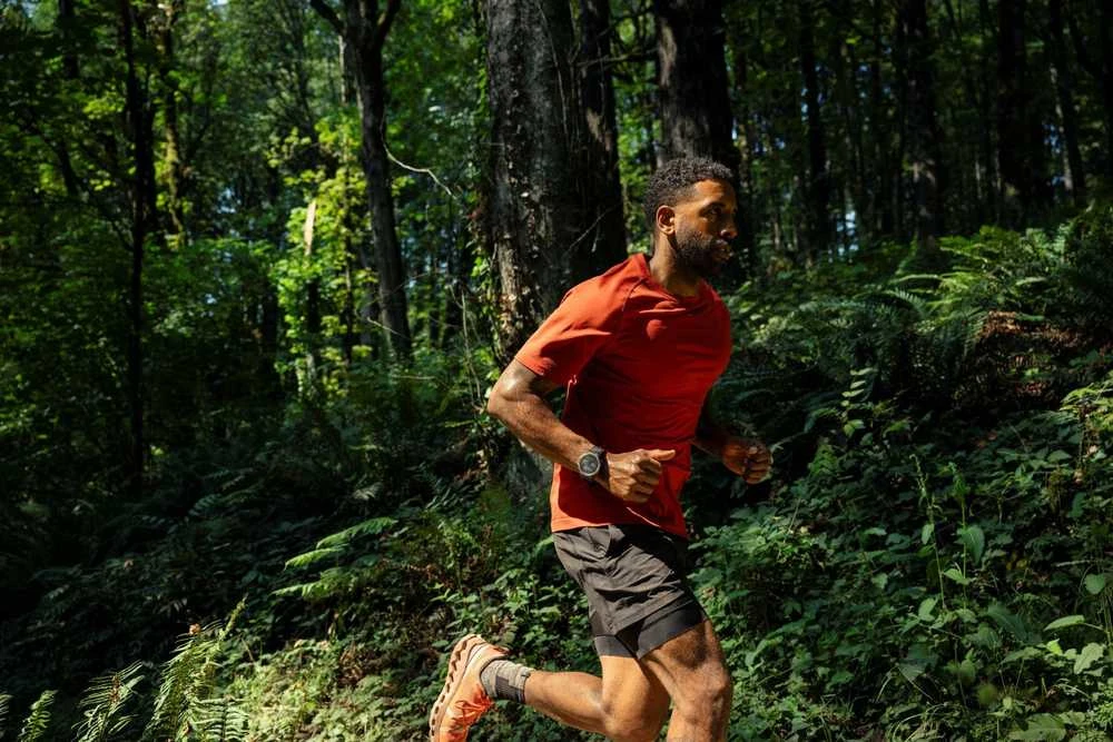 Išmanusis laikrodis Amazfit T-Rex 3, Nerudijančio plieno korpusas su rudos spalvos silikoniniu dirželiu