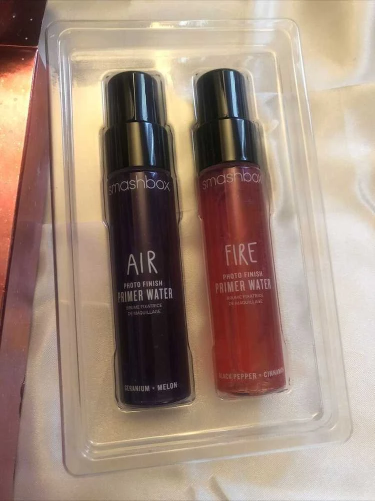 Dviejų spalvų rinkinys, „Smashbox“, „Cosmic Celebration Vanduo Fire - Air“, skystas makiažo pagrindas, 2 vnt., 30 ml