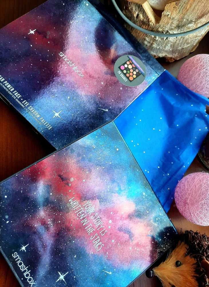 „Smashbox Cosmic Celebration“ gaivios spalvos ir blizgesio veido paletė 7,5 g