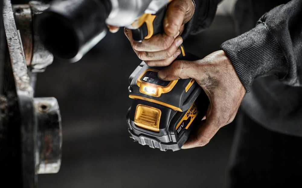 Smūginis veržliasūkis DeWalt DCF961H2G-QW; 18 V; 1/2''; 2x5,0 Ah akum.