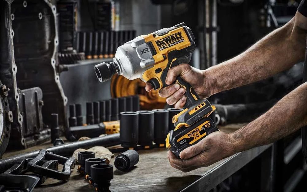 Smūginis veržliasūkis DeWalt DCF961H2G-QW; 18 V; 1/2''; 2x5,0 Ah akum.